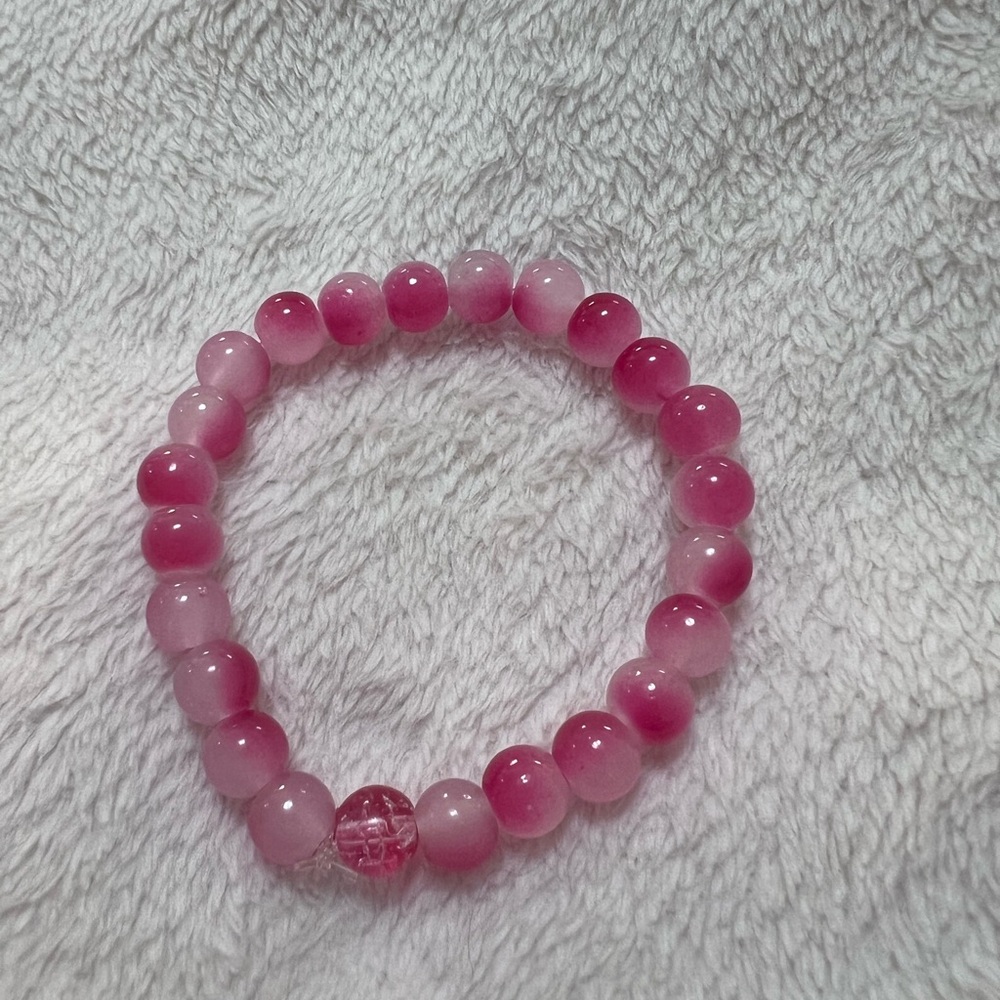 Handmade Gorgeous Deep Hot Pink Ombréd Beaded Bracelet, Size 7” - Picture 1 of 3